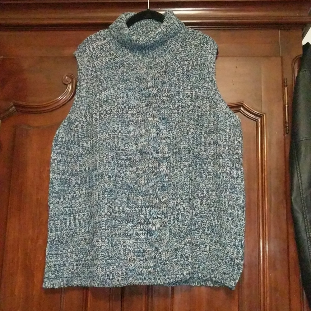 Women's sleeveless sweater top